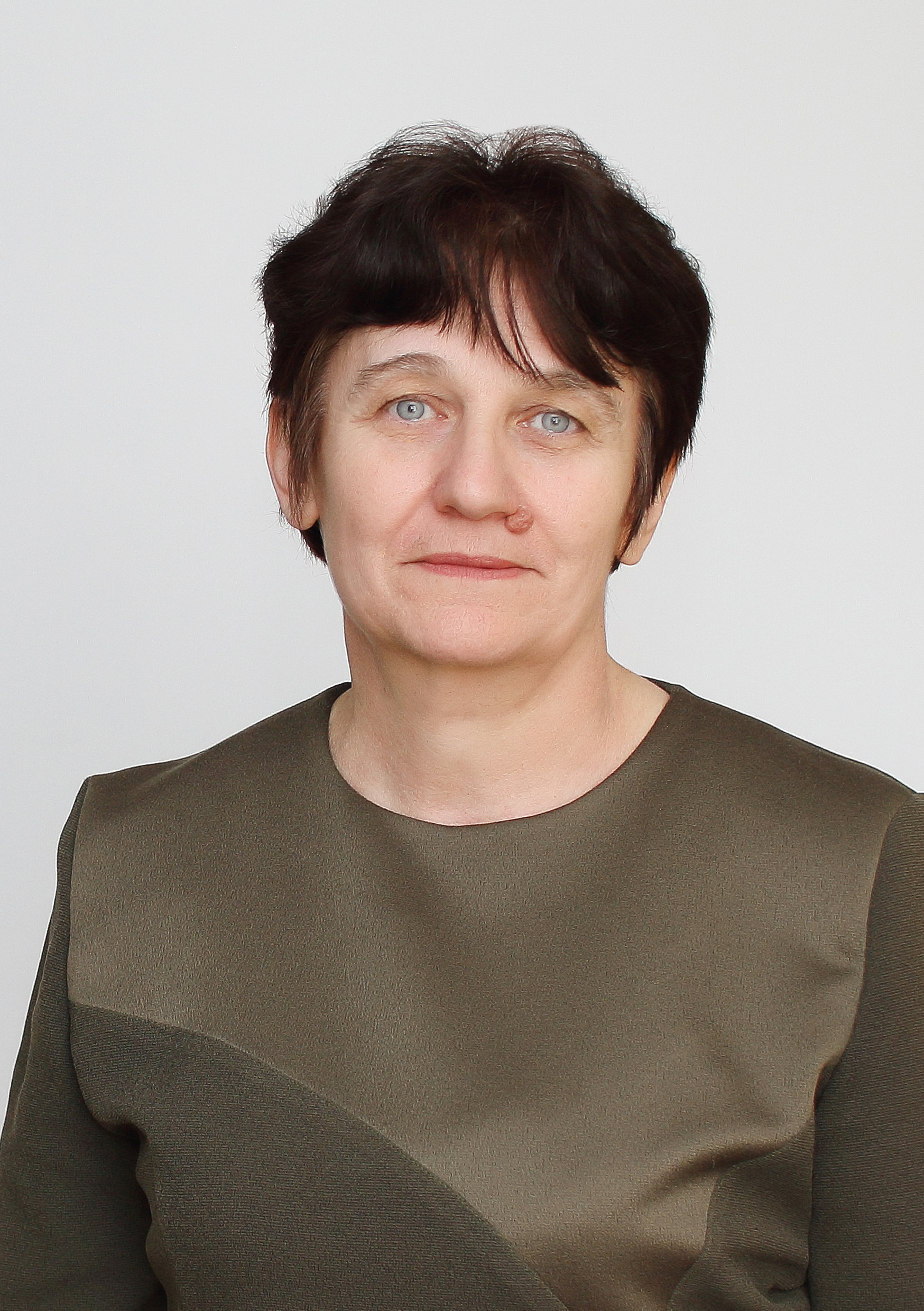 Плужникова Ирина Романовна.